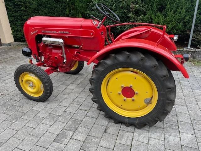 Porsche Junior 108 الجرارات