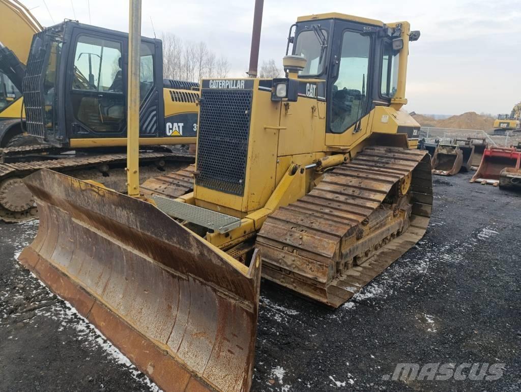 CAT D 5 H بلدوزرات مجنزرة