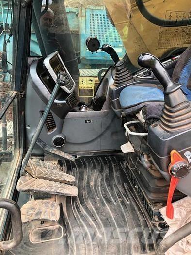 Hyundai HX520L حفارات زحافة