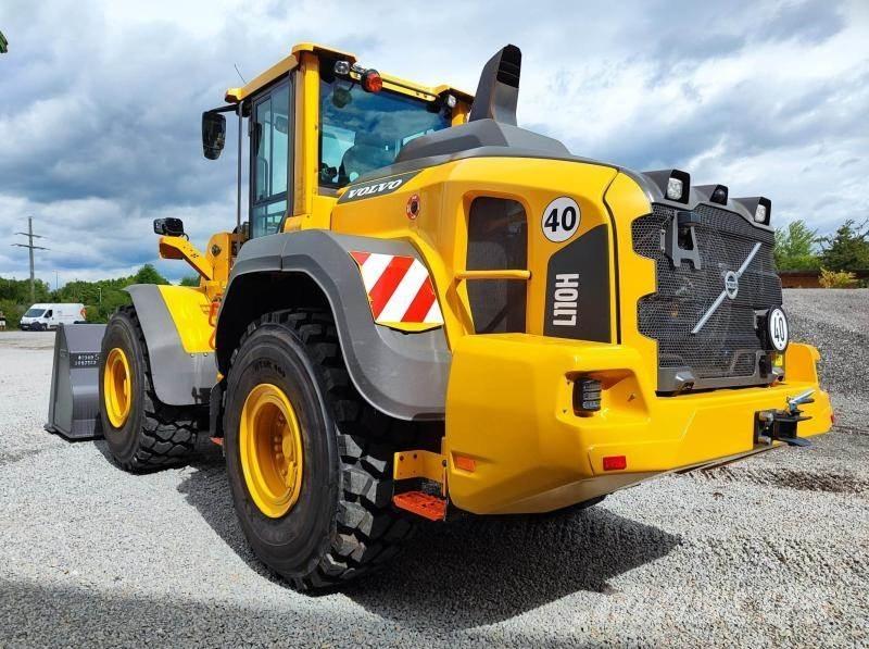 Volvo L110H لوادر بعجل