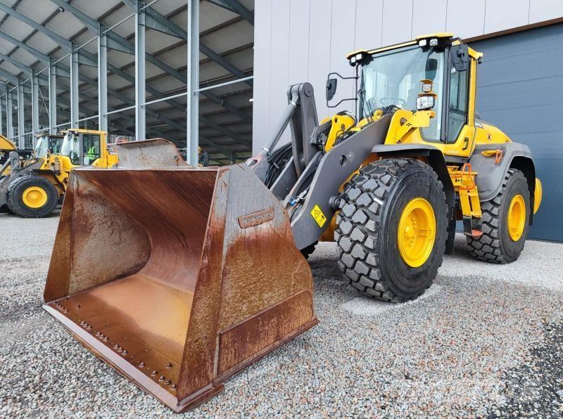 Volvo L120H لوادر بعجل