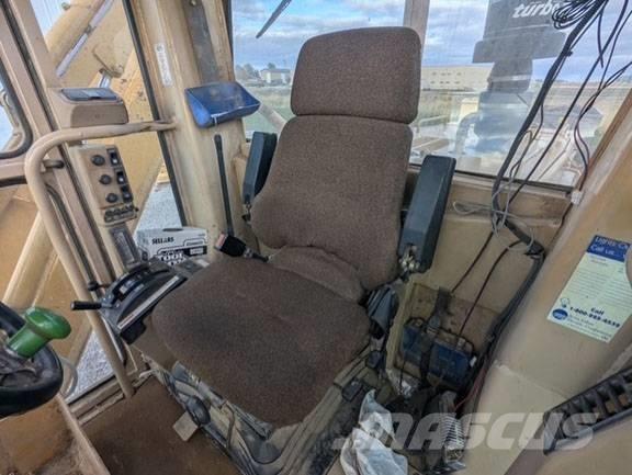 CAT 140 H معدات تمهيد الطرق