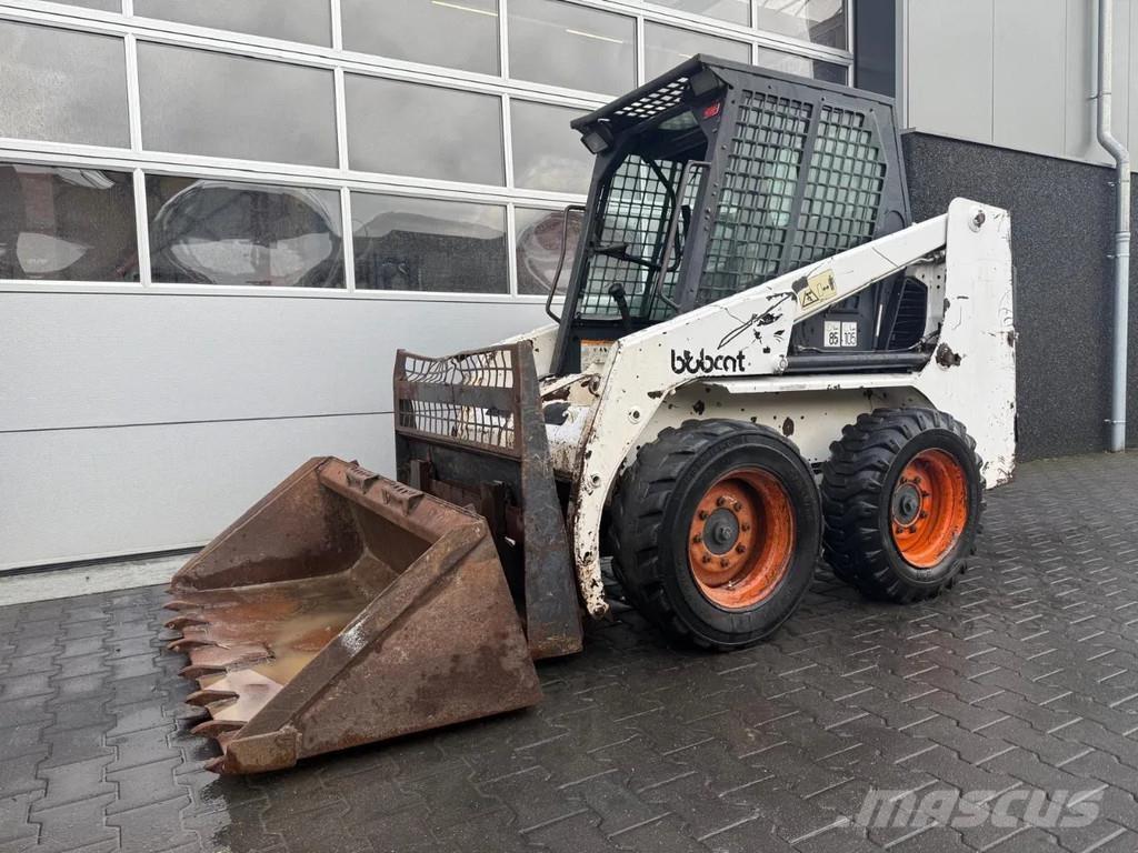 Bobcat 751 لوادر انزلاقية التوجيه