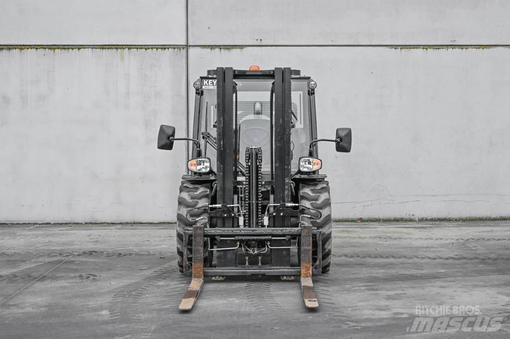 Manitou MC 25-4 شاحنات الديزل
