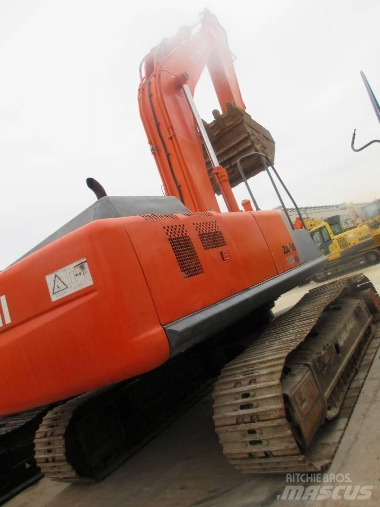 Hitachi Zaxis 200-3G حفارات زحافة