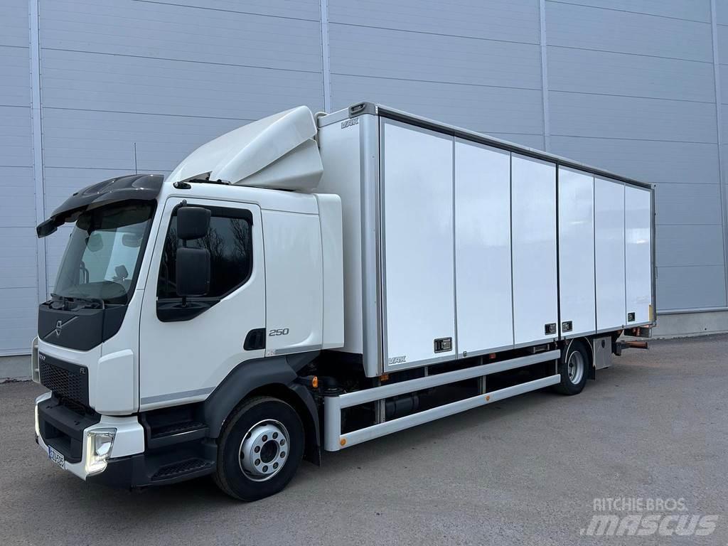 Volvo FL شاحنات ذات هيكل صندوقي