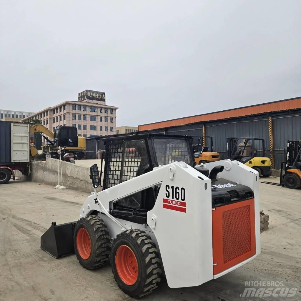 Bobcat S 160 لوادر انزلاقية التوجيه