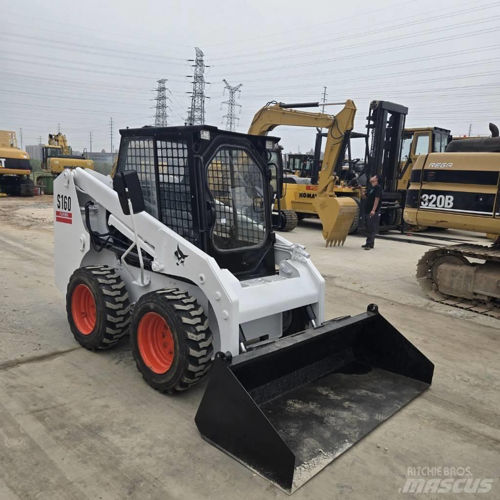 Bobcat S 160 لوادر انزلاقية التوجيه