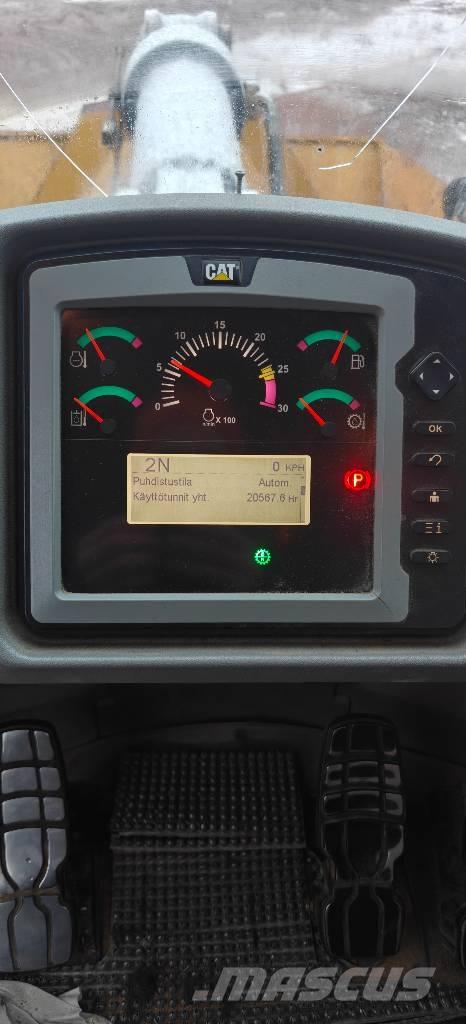 CAT 972K لوادر بعجل