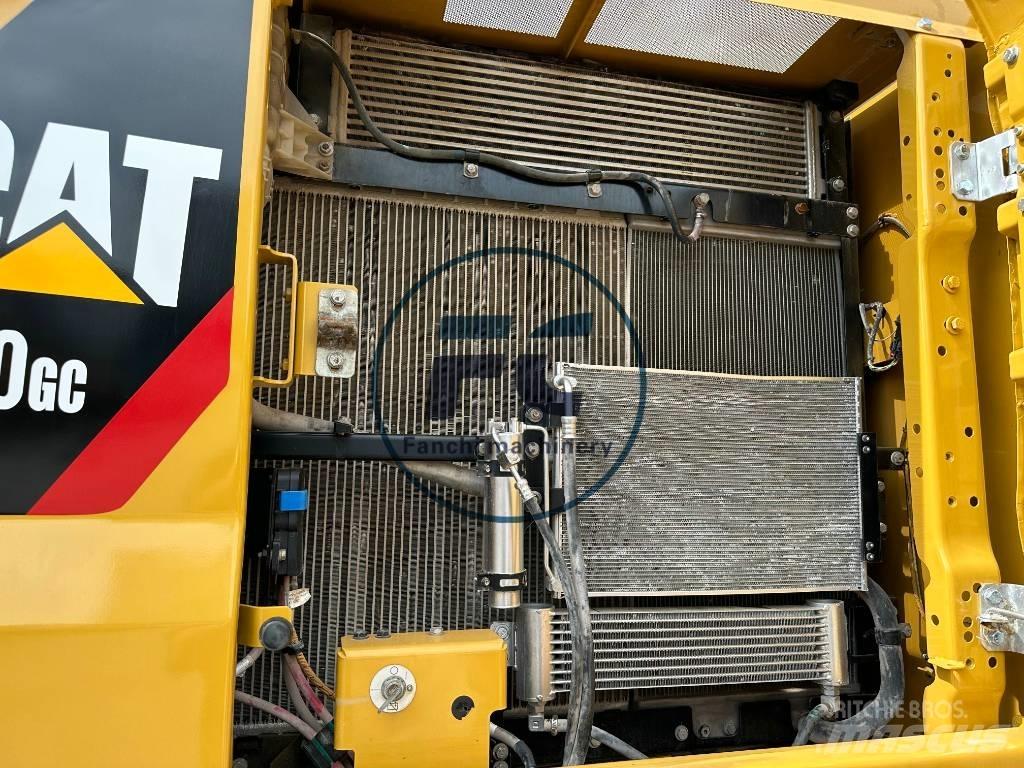 CAT 330 GC حفارات زحافة