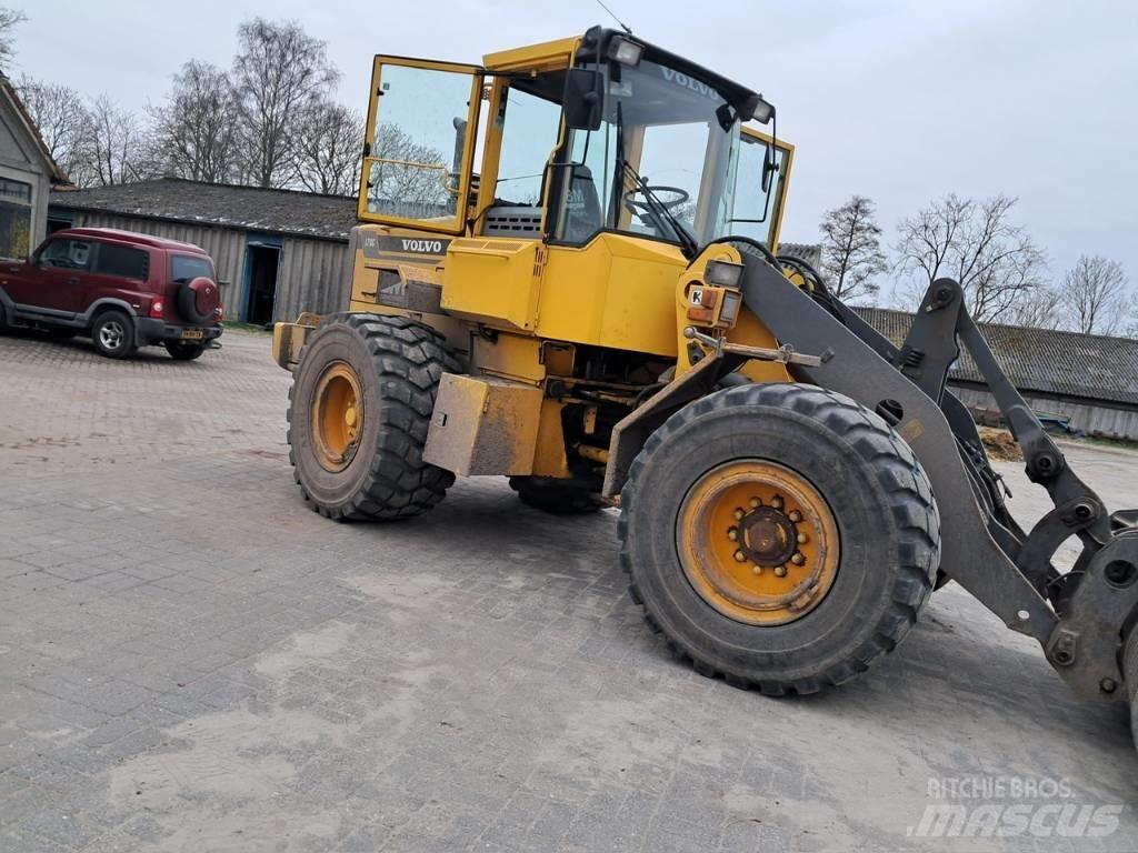 Volvo L70C لوادر بعجل