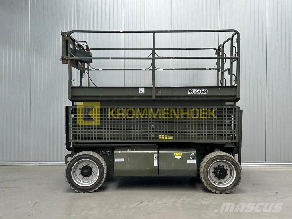 JLG M 3369 رافعات مقصية الشكل