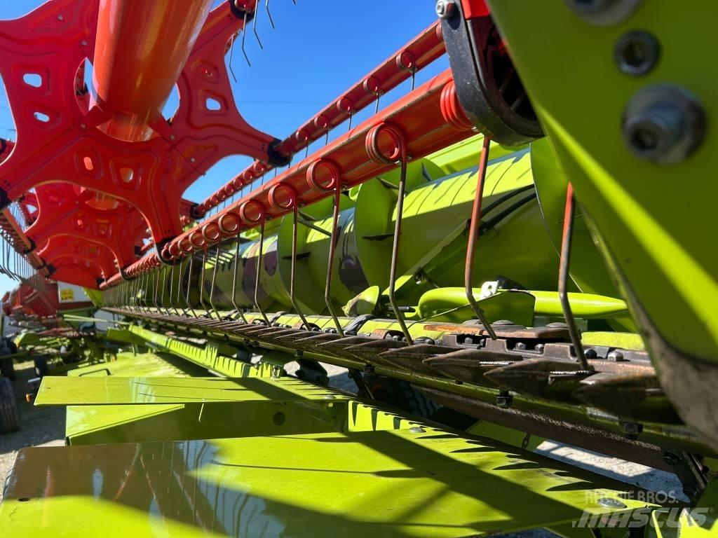 CLAAS Tucano 440 حصادات