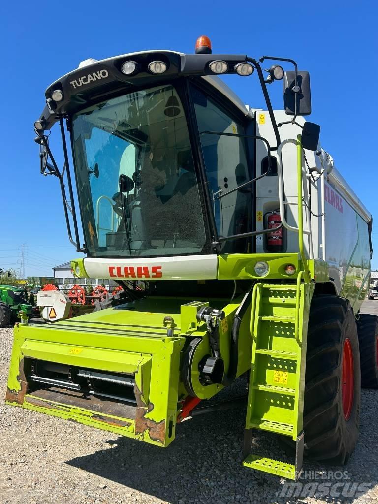 CLAAS Tucano 440 حصادات
