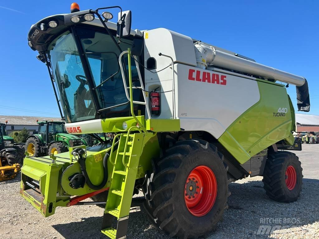 CLAAS Tucano 440 حصادات