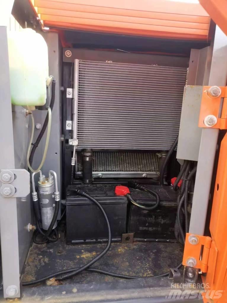 Hitachi ZX 70-5A حفارات وسط 7 طن - 12 طن