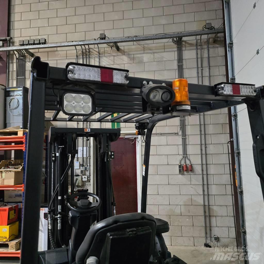 Doosan B 35 X-7 شاحنات ذات رافعات شوكية تعمل بالكهرباء