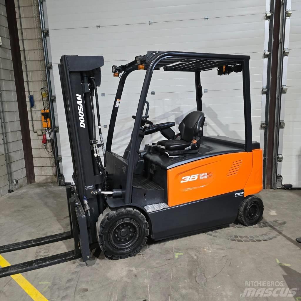 Doosan B 35 X-7 شاحنات ذات رافعات شوكية تعمل بالكهرباء