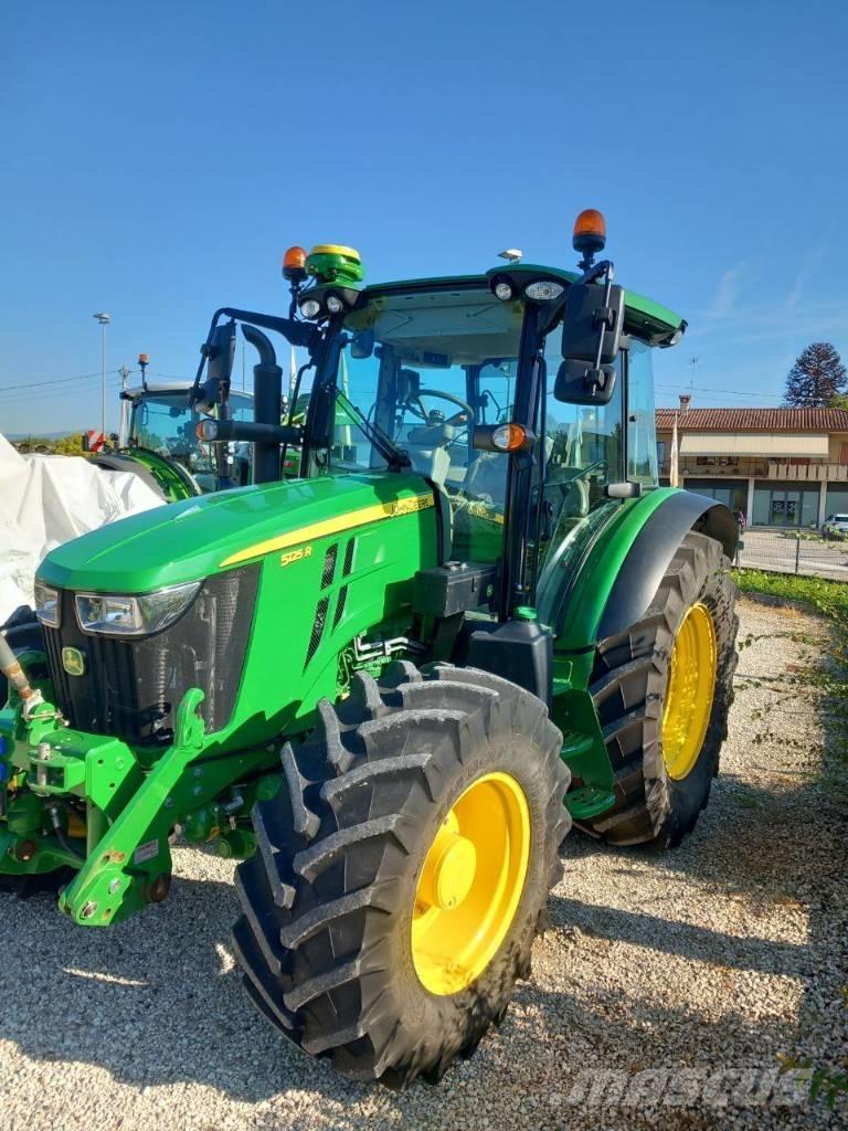 John Deere 5125 R الجرارات