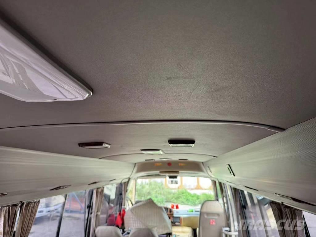 Toyota Coaster Bus حافلة صغيرة