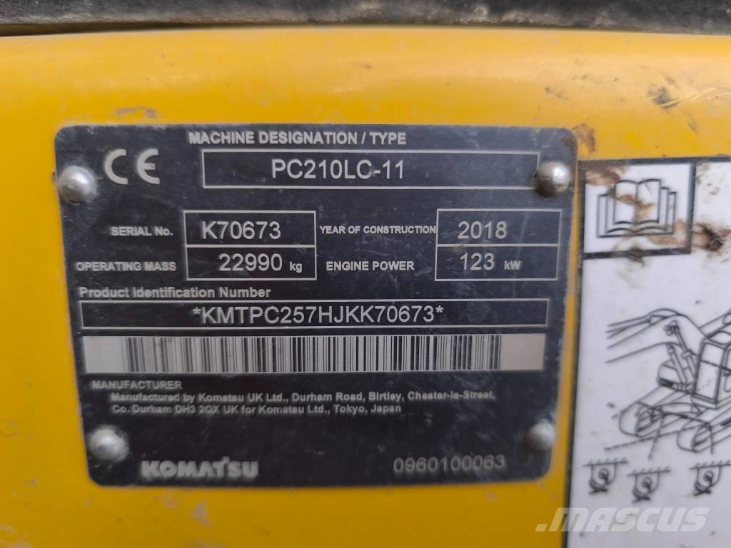 Komatsu PC 210 LC-11 حفارات زحافة