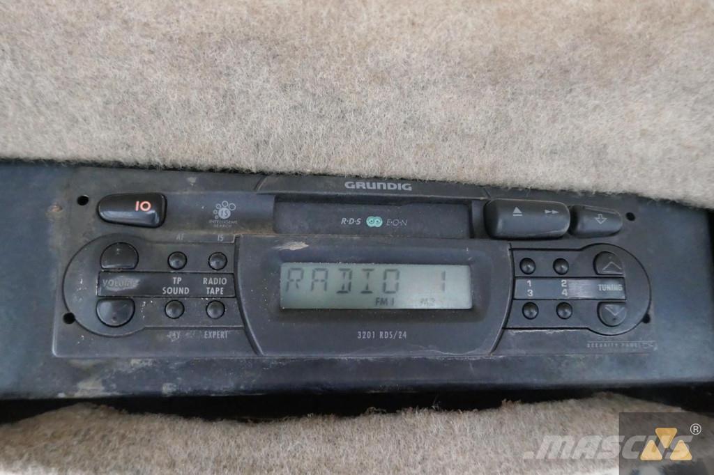 CAT D6M LGP بلدوزرات مجنزرة