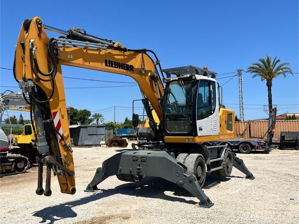 Liebherr A 916 حفارات بعجل