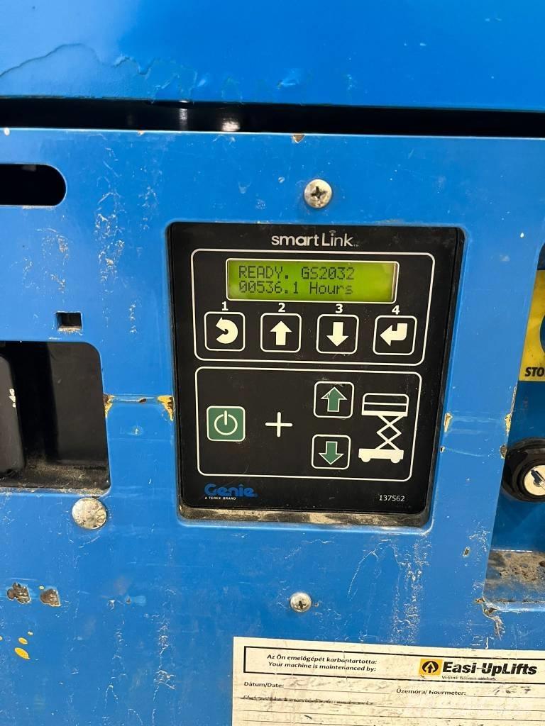 Genie GS 2032 رافعات مقصية الشكل