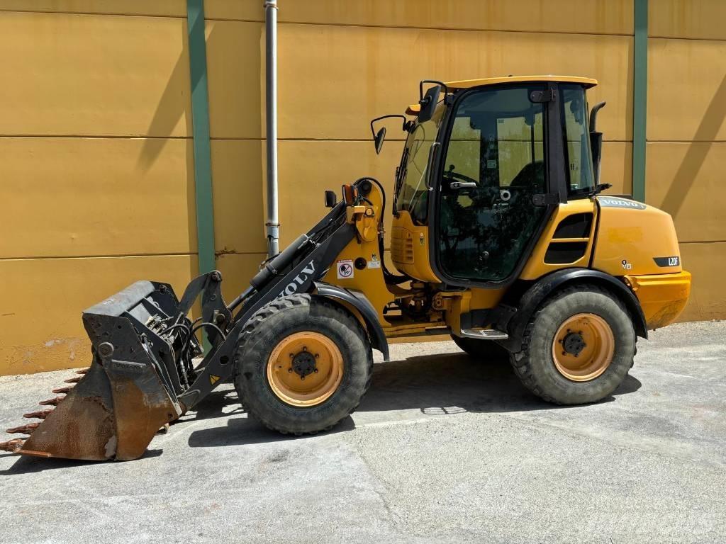 Volvo L 25 F لوادر بعجل
