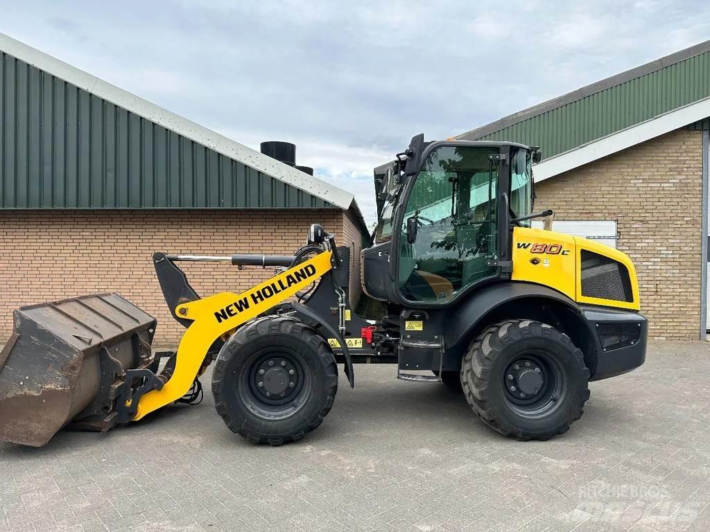 New Holland W80C لوادر بعجل
