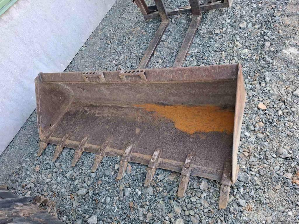 Bobcat T 770 لوادر انزلاقية التوجيه