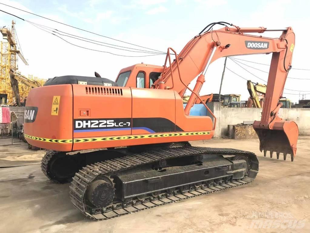 Doosan DH 225 LC-9 حفارات زحافة