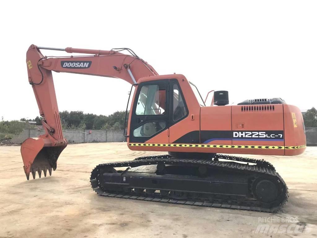 Doosan DH 225 LC-9 حفارات زحافة