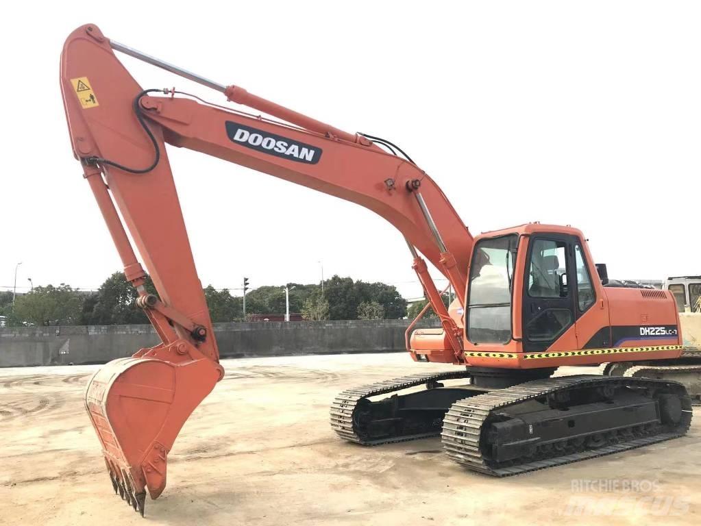 Doosan DH 225 LC-9 حفارات زحافة