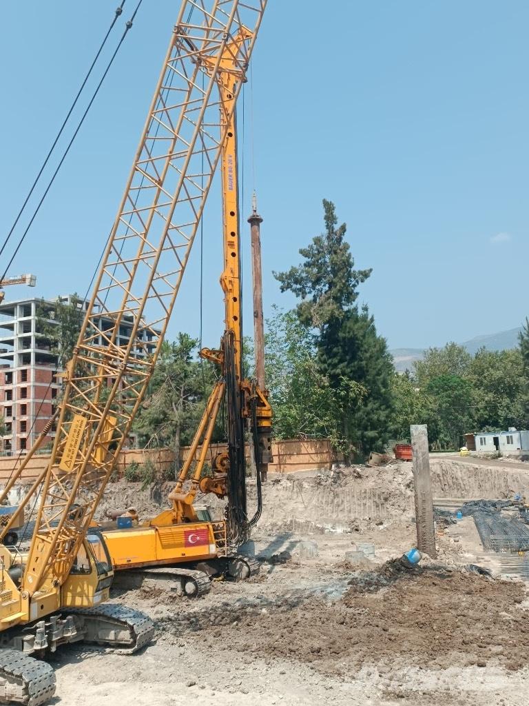 Bauer BG22V منصات دق خوازيق