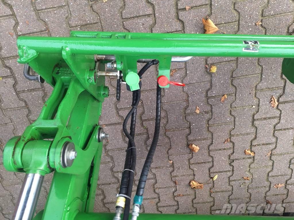 John Deere 5075M الجرارات