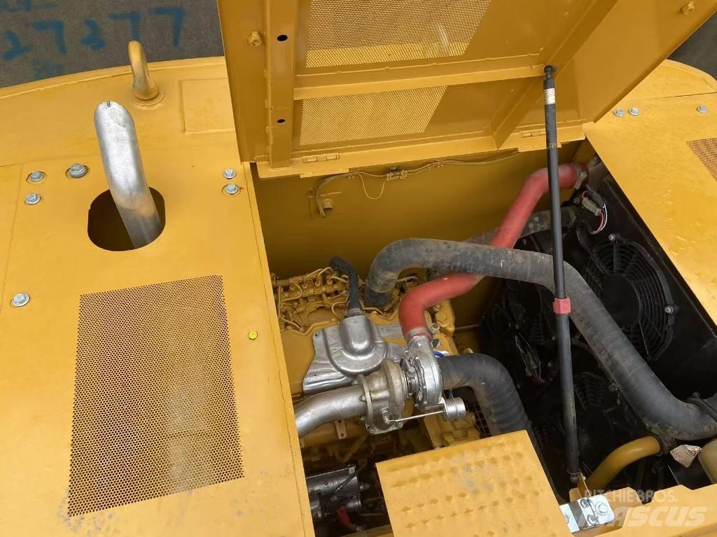 CAT 320GC حفارات زحافة