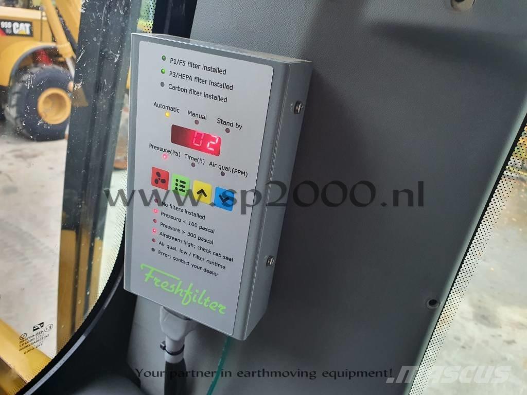 CAT M 316 D حفارات بعجل