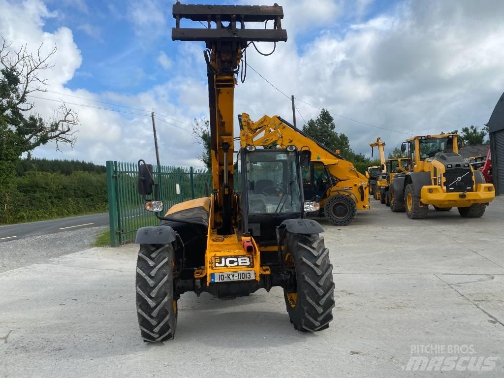 JCB 526-56 معدات مناولة لأغراض الزراعة