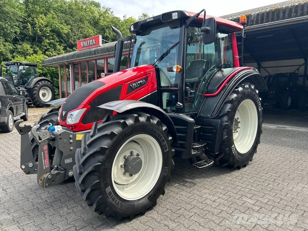 Valtra N 93 الجرارات