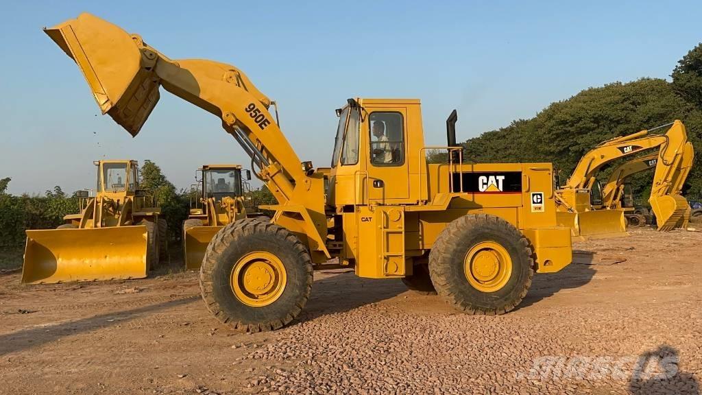 CAT 950E لوادر بعجل
