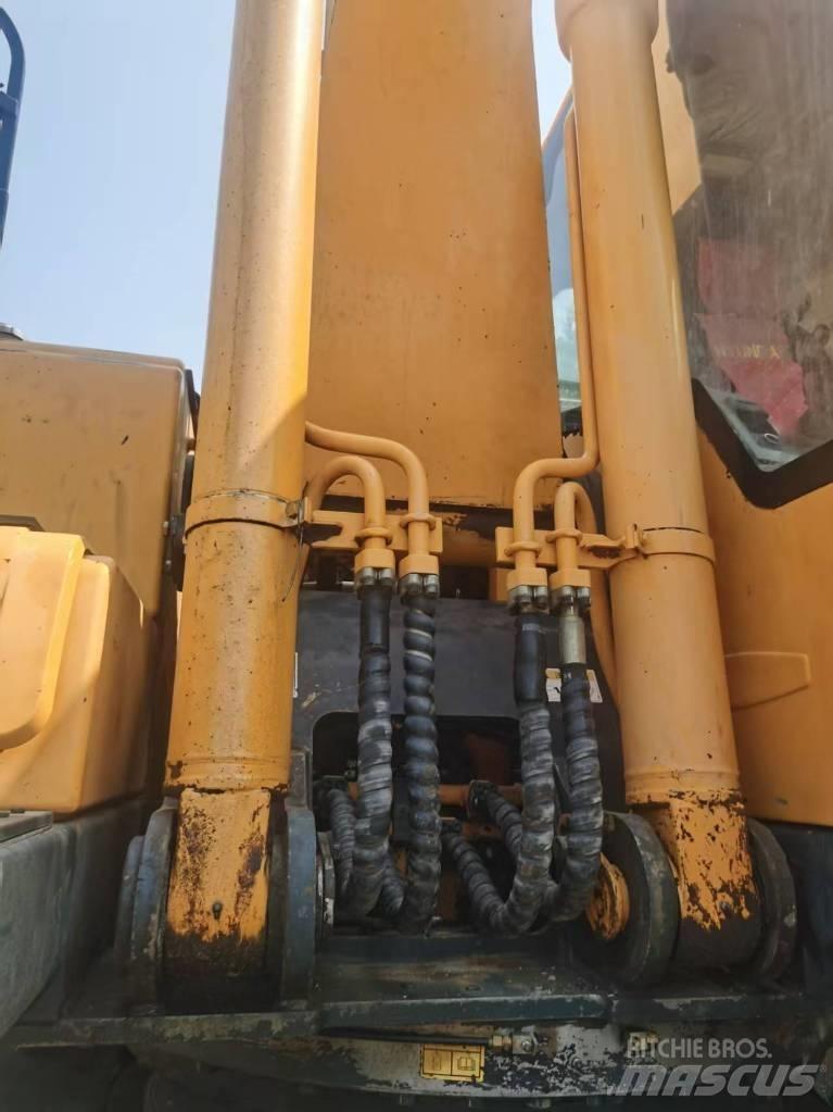 Hyundai R210W-9 حفارات بعجل
