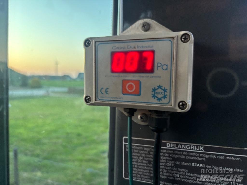 Hitachi ZX 140 W T-3 حفارات بعجل