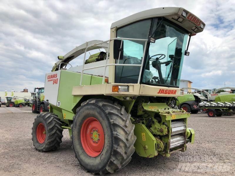 CLAAS JAGUAR 840 علافات ذاتية الدفع