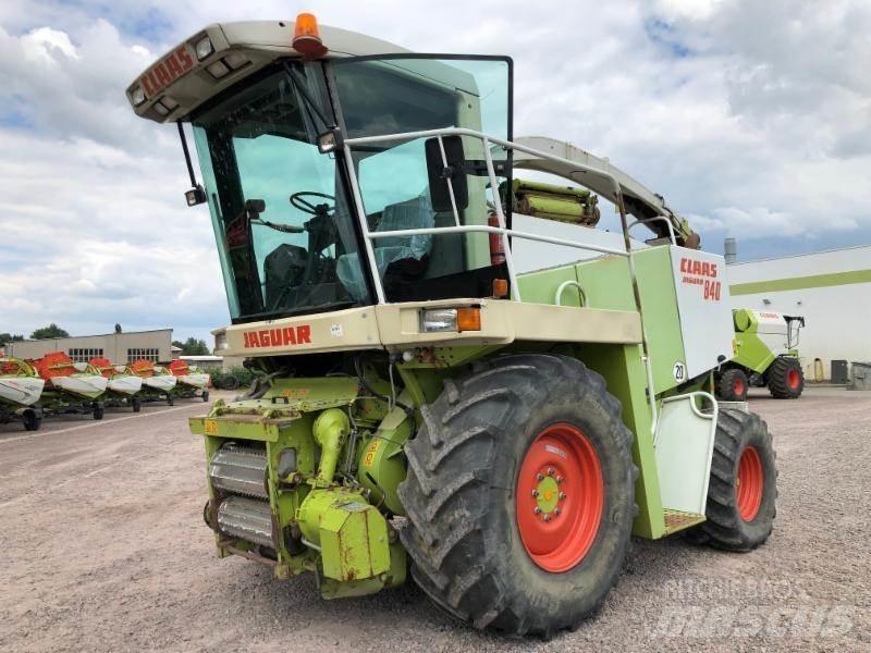 CLAAS JAGUAR 840 علافات ذاتية الدفع