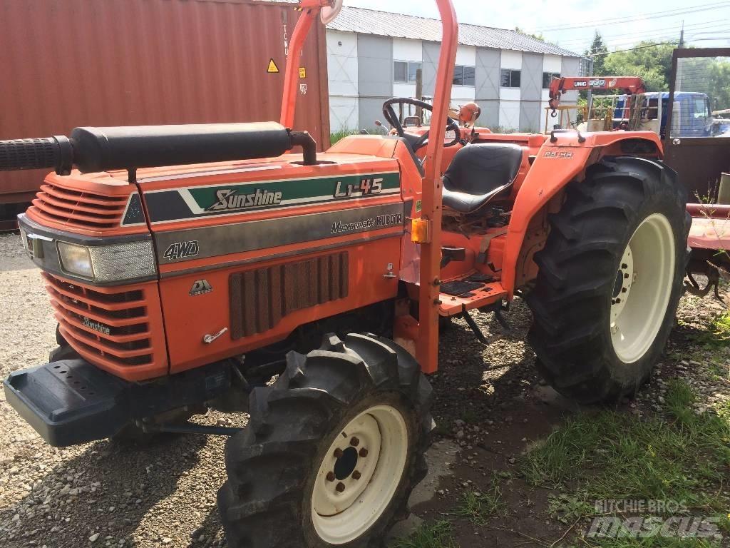 Kubota L1-45 الجرارات