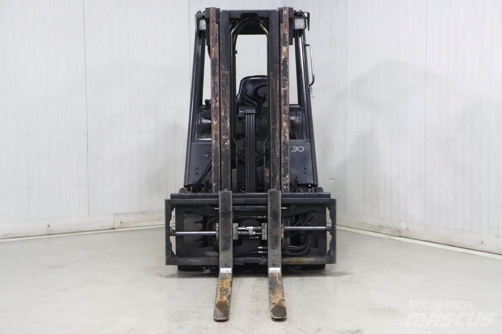 Linde E30-02 شاحنات ذات رافعات شوكية تعمل بالكهرباء
