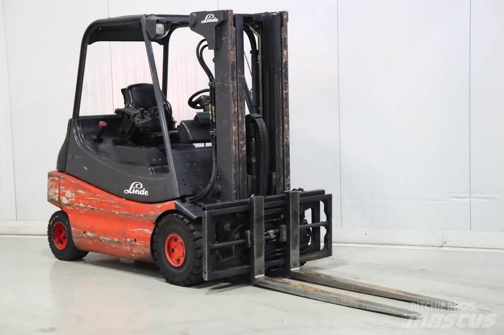 Linde E30-02 شاحنات ذات رافعات شوكية تعمل بالكهرباء