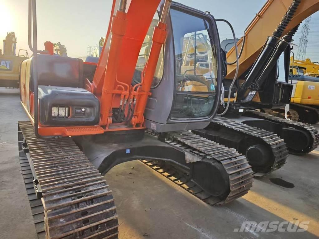 Hitachi ZX 120 حفارات زحافة