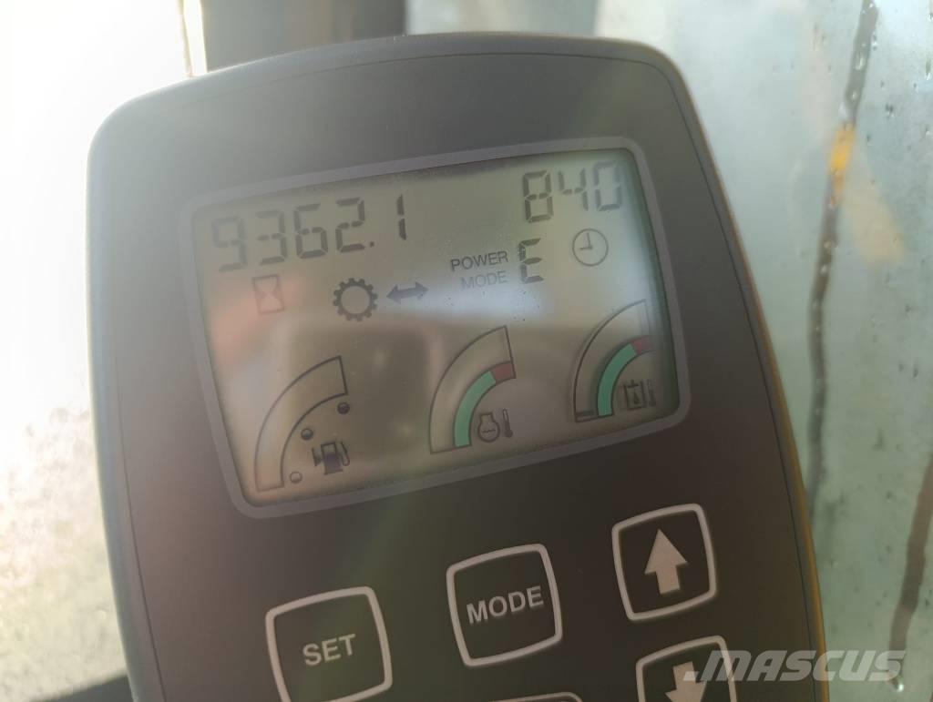 JCB JS 260 NLC T4 حفارات زحافة